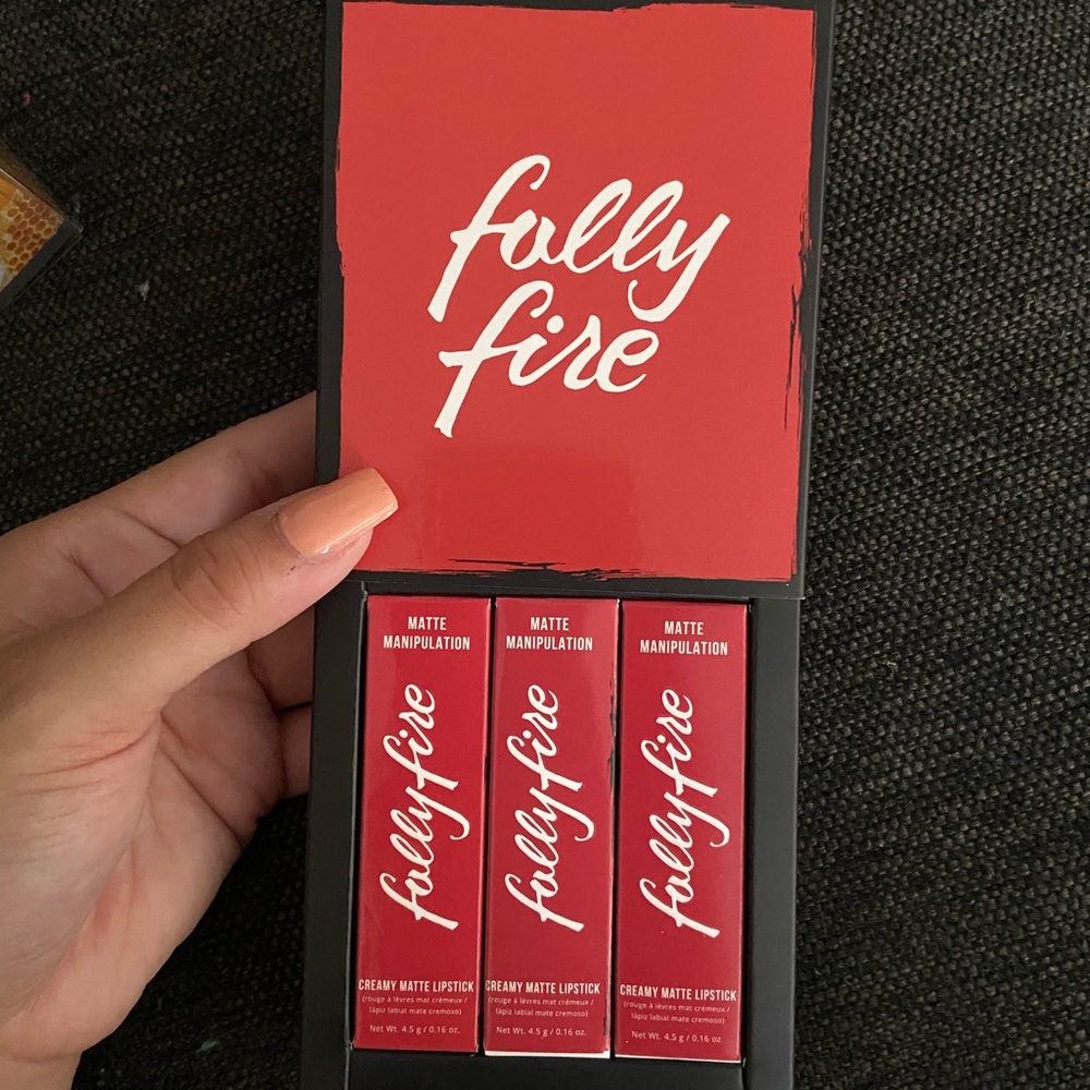 lipstick trio, all matte and never used
